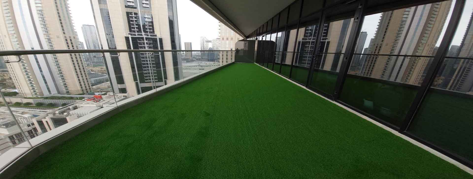 artificial grass installation in downtown Dubai for balcony